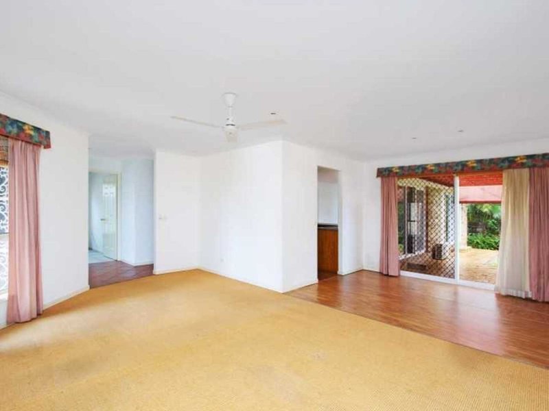 Photo - 12 Gabriels Court, Robina QLD 4226 - Image 4