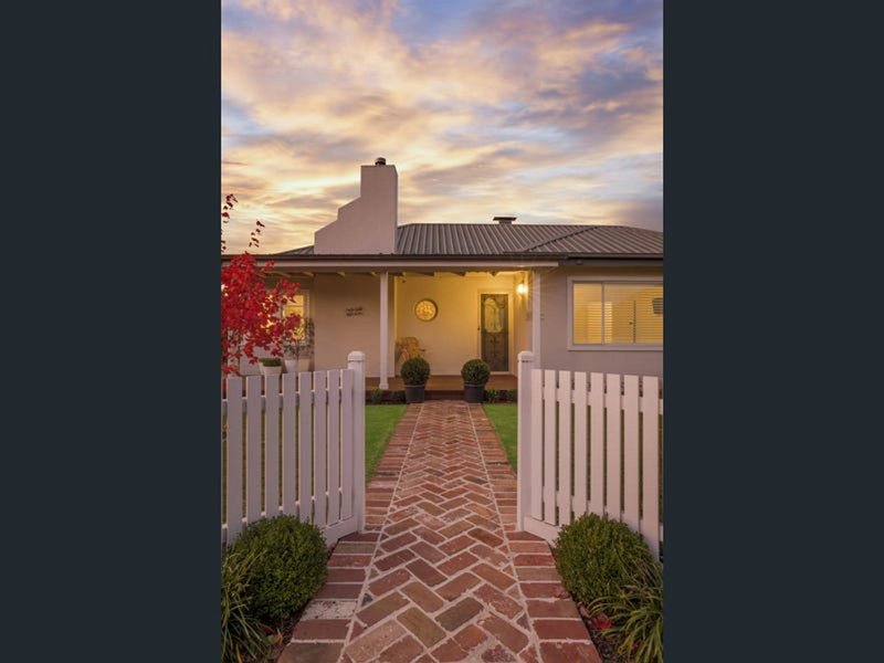 Photo - 12 Gardner Street, Koo Wee Rup VIC 3981 - Image 2