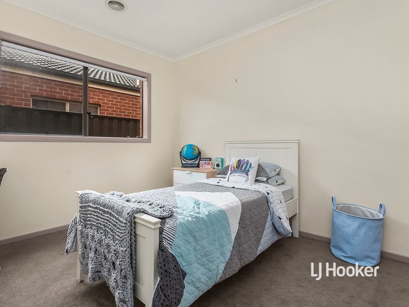 Photo - 12 Garland Terrace, Point Cook VIC 3030 - Image 8