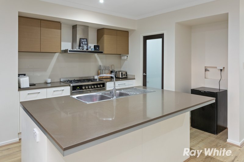 Photo - 12 Garragull Drive, Yarrabilba QLD 4207 - Image 4