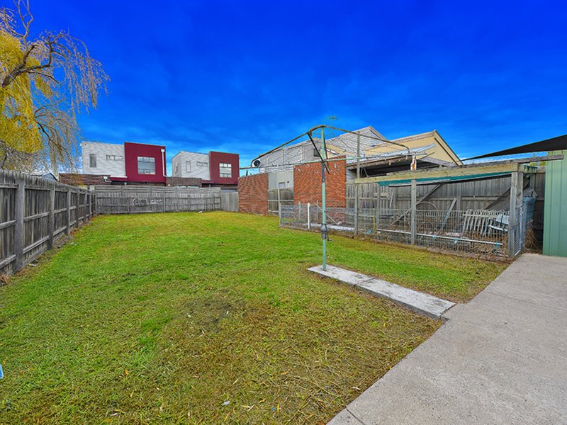 Photo - 12 Geake Street, Coburg VIC 3058 - Image 4