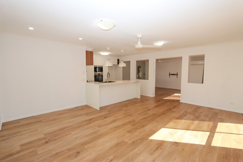 Photo - 12 Gemini Circuit, Molendinar QLD 4214 - Image 4