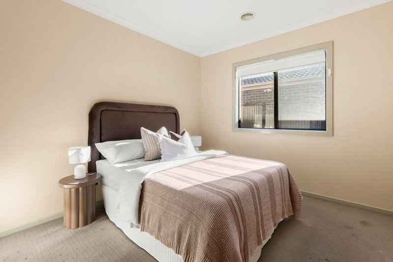 Photo - 12 Gift Road, Craigieburn VIC 3064 - Image 5