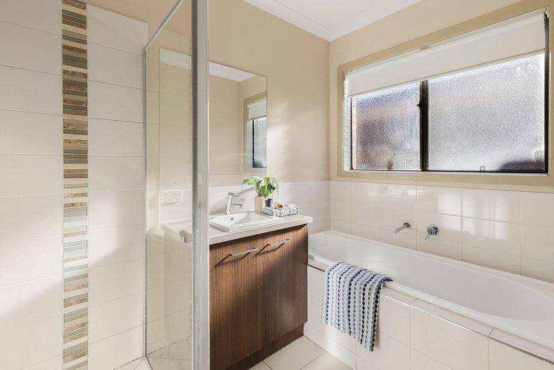 Photo - 12 Gift Road, Craigieburn VIC 3064 - Image 8