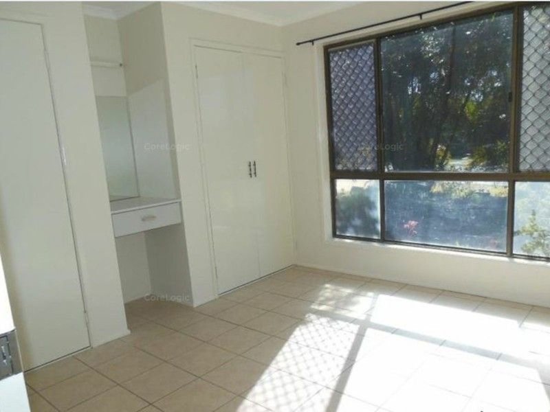 Photo - 12 Gillian Street, Beachmere QLD 4510 - Image 7