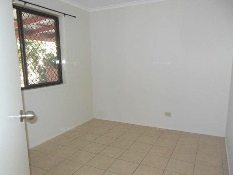 Photo - 12 Gillian Street, Beachmere QLD 4510 - Image 6