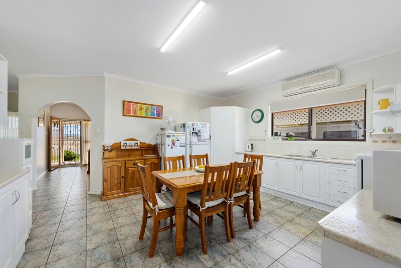 Photo - 12 Gilmore Crescent, Wallaroo SA 5556 - Image 6