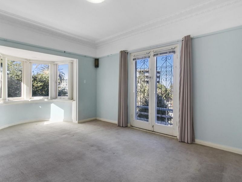 Photo - 12 Gipps Street, Wollongong NSW 2500 - Image 6