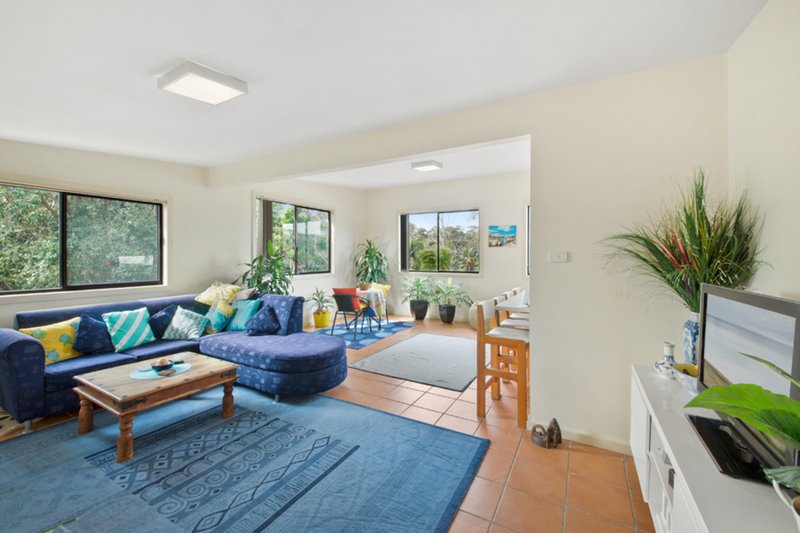 Photo - 12 Girraween Avenue, Erina NSW 2250 - Image 3