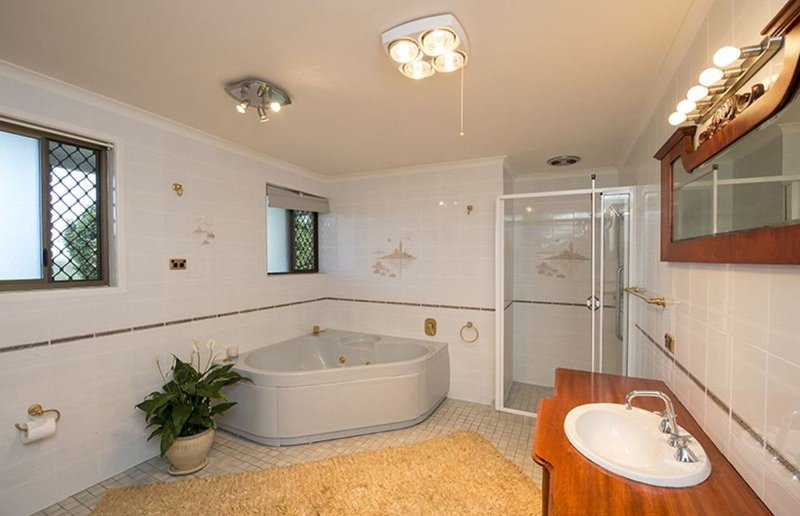 Photo - 12 Glen Eden Drive, Glen Eden QLD 4680 - Image 7