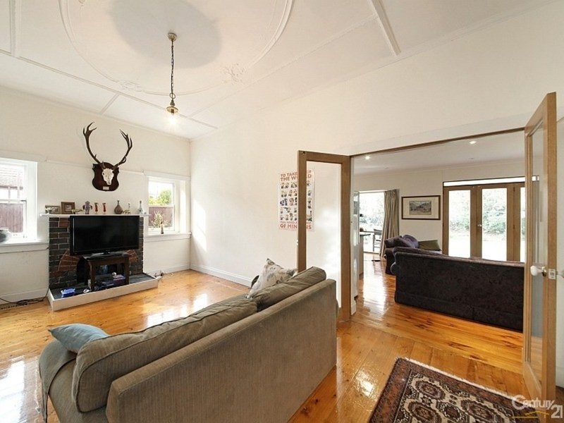 Photo - 12 Glen Orme Avenue, Mckinnon VIC 3204 - Image 5