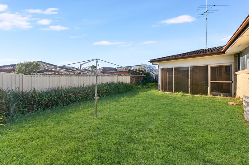 Photo - 12 Glenbrook Crescent, Georges Hall NSW 2198 - Image 7