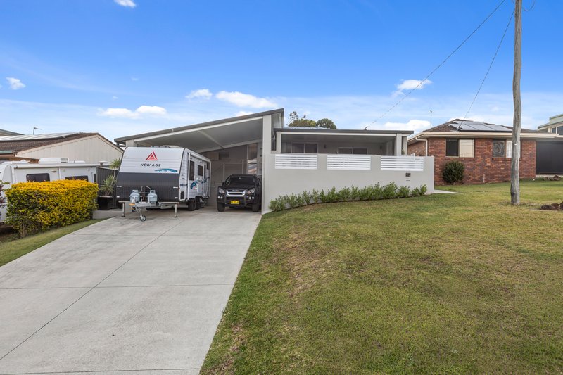 Photo - 12 Glenys Street, Tweed Heads South NSW 2486 - Image 15