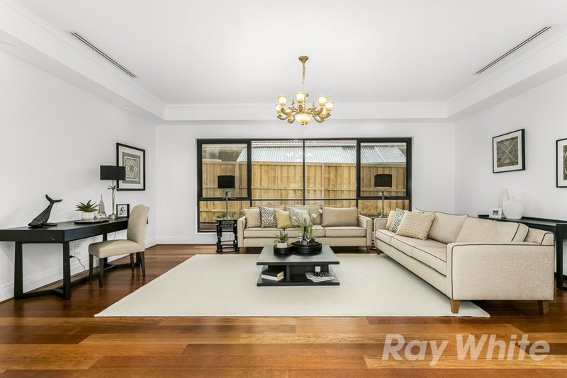 Photo - 12 Golden Grove, Glen Waverley VIC 3150 - Image 6