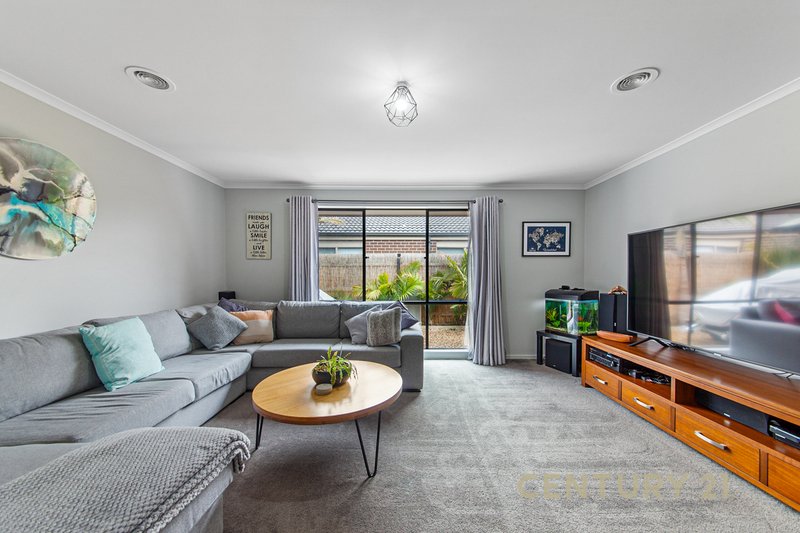 Photo - 12 Goshawk Drive, Pakenham VIC 3810 - Image 4