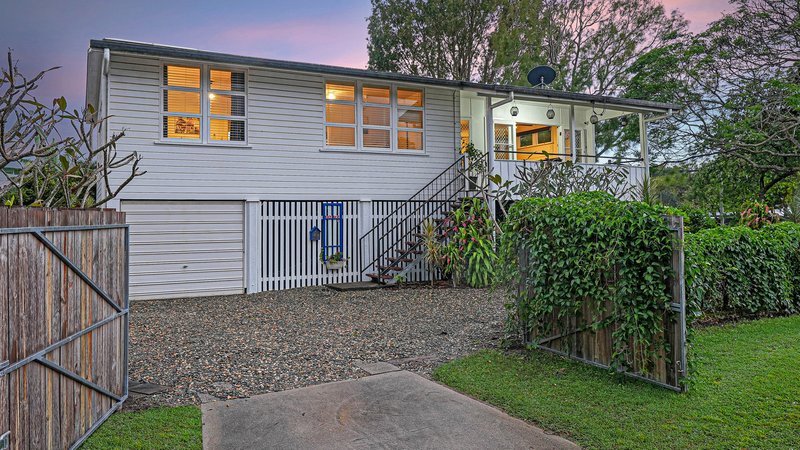 Photo - 12 Gough Street, Manunda QLD 4870 - Image 3