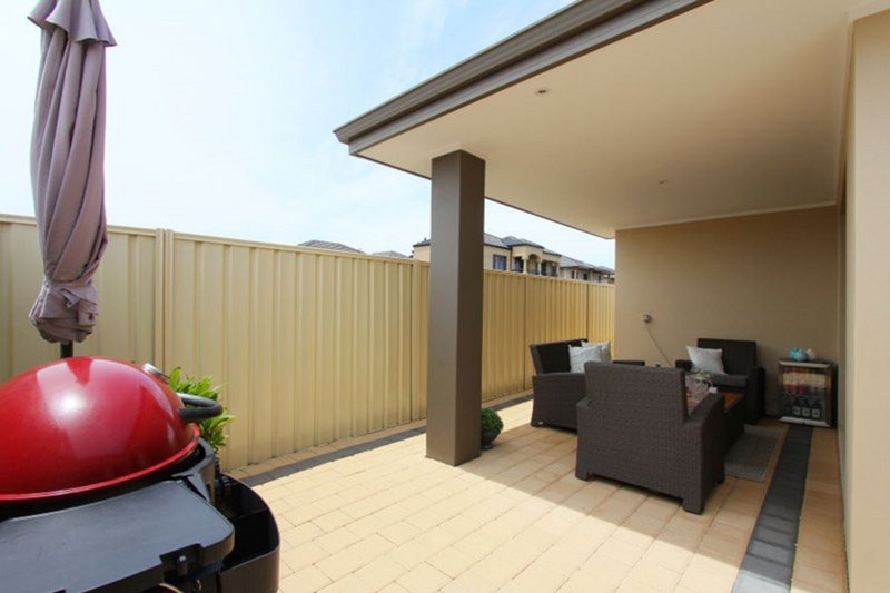 Photo - 12 Graceland Avenue, Landsdale WA 6065 - Image 18