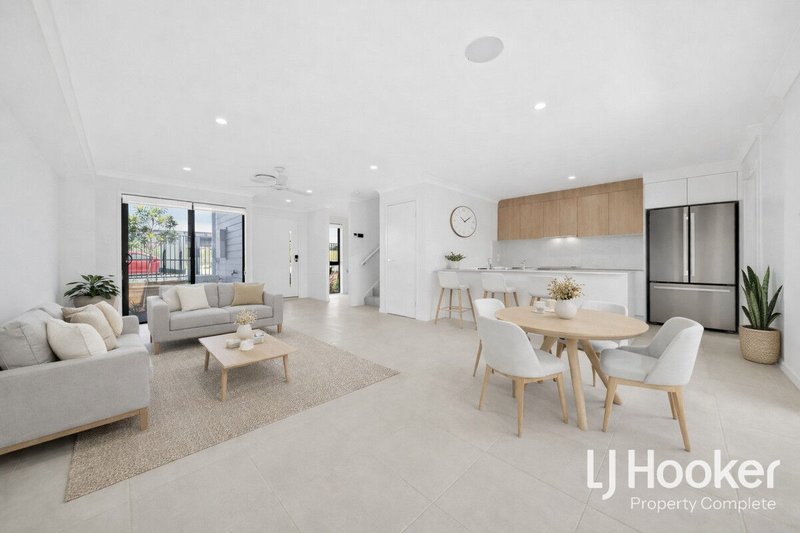 Photo - 12 Grampians Circuit, Yarrabilba QLD 4207 - Image 5