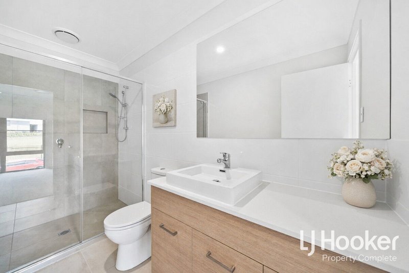Photo - 12 Grampians Circuit, Yarrabilba QLD 4207 - Image 7