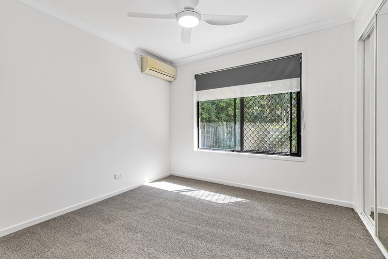Photo - 12 Greenbank Circuit, Carrara QLD 4211 - Image 9