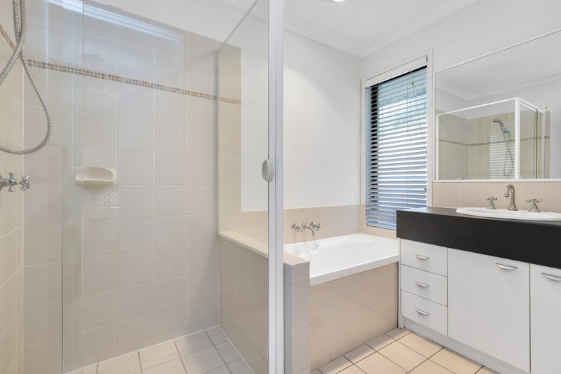 Photo - 12 Greenbank Circuit, Carrara QLD 4211 - Image 12