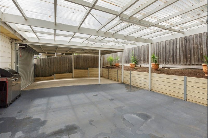 Photo - 12 Greenbank Crescent, Pascoe Vale South VIC 3044 - Image 7