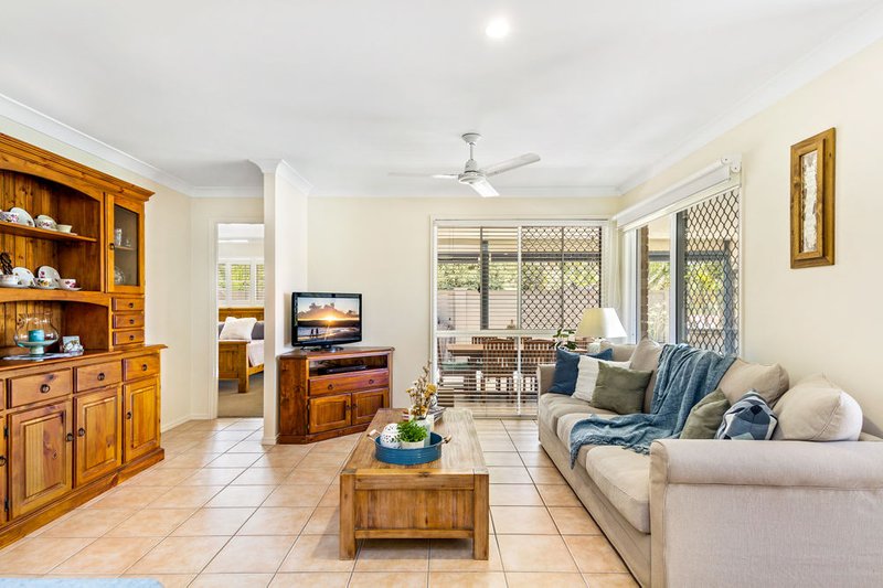 Photo - 12 Greenfern Place, Ferny Grove QLD 4055 - Image 3