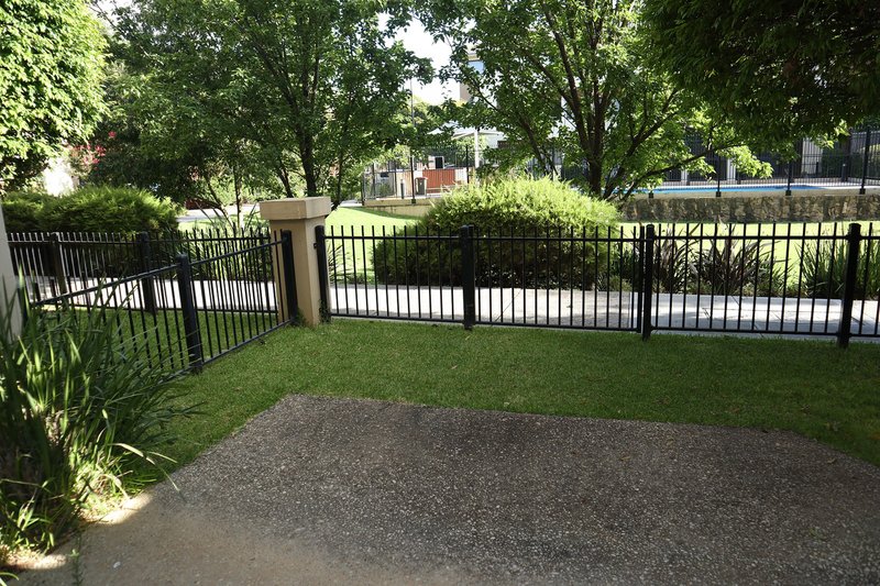 Photo - 1/2 Greenfield Drive, Clayton VIC 3168 - Image 13