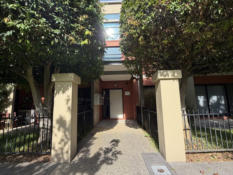 Photo - 1/2 Greenfield Drive, Clayton VIC 3168 - Image 14