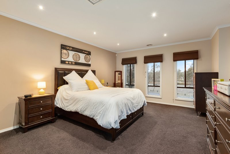 Photo - 12 Greenfields Drive, Epping VIC 3076 - Image 12