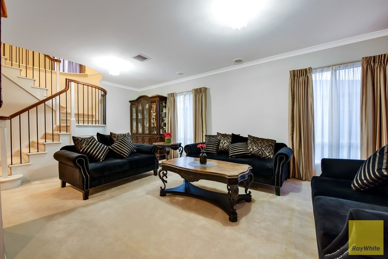 Photo - 12 Greenfinch Court, Williams Landing VIC 3027 - Image 3