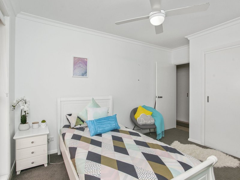 Photo - 12 Greenview Drive, Hallidays Point NSW 2430 - Image 9