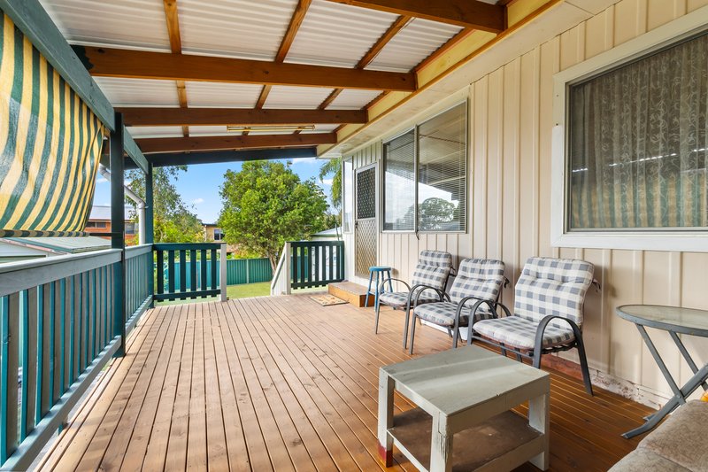 Photo - 12 Greenway Avenue, Mannering Park NSW 2259 - Image 9