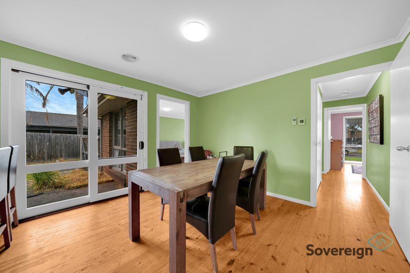 Photo - 12 Greenwood Drive, Carrum Downs VIC 3201 - Image 4