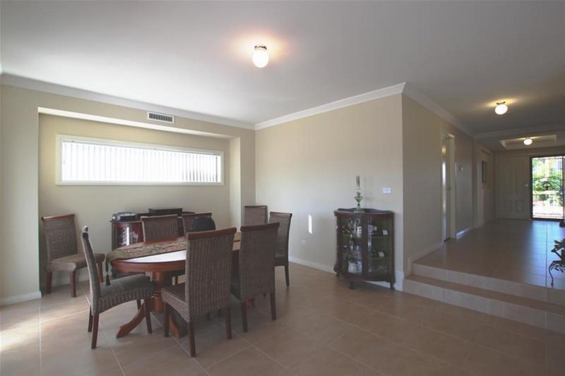 Photo - 12 Grimes Avenue, Elderslie NSW 2570 - Image 6