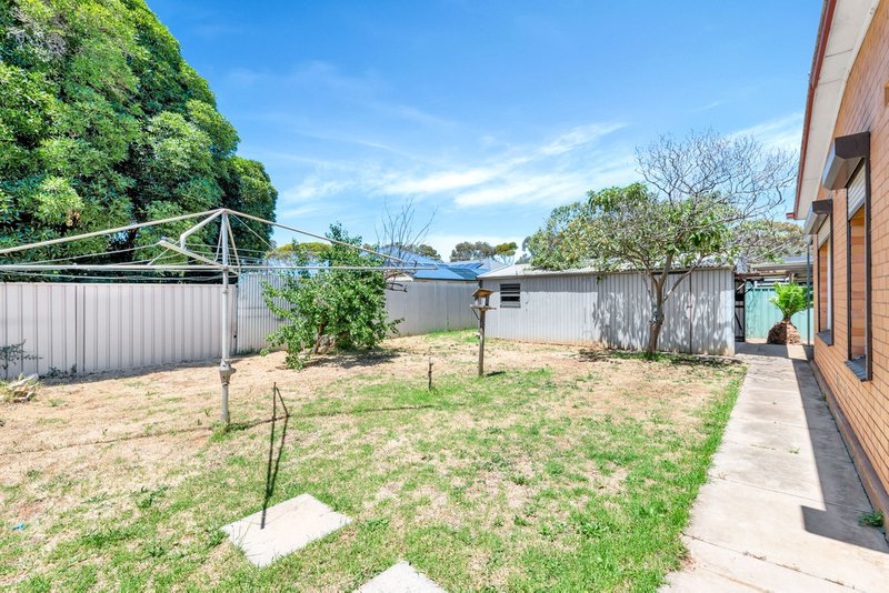 Photo - 12 Grimmett Avenue, Parafield Gardens SA 5107 - Image 5