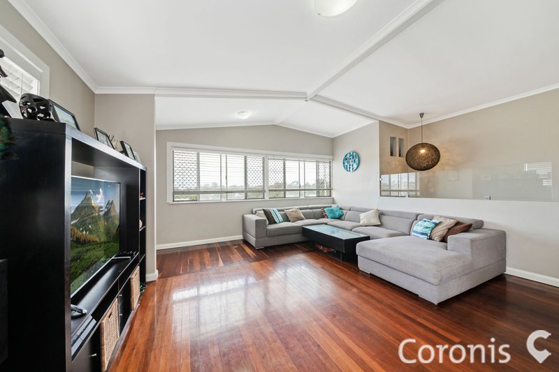 Photo - 12 Grove Avenue, Arana Hills QLD 4054 - Image 3