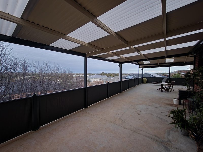 Photo - 12 Gum Tree Terrace, Darley VIC 3340 - Image 12