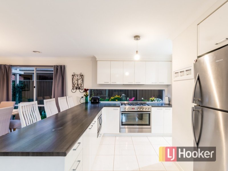 Photo - 12 Haines Street, Cranbourne East VIC 3977 - Image 3