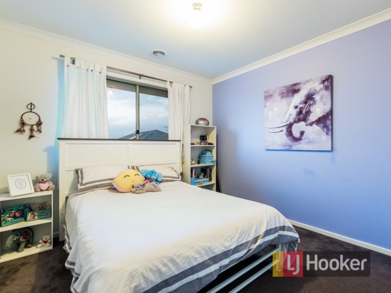 Photo - 12 Haines Street, Cranbourne East VIC 3977 - Image 14