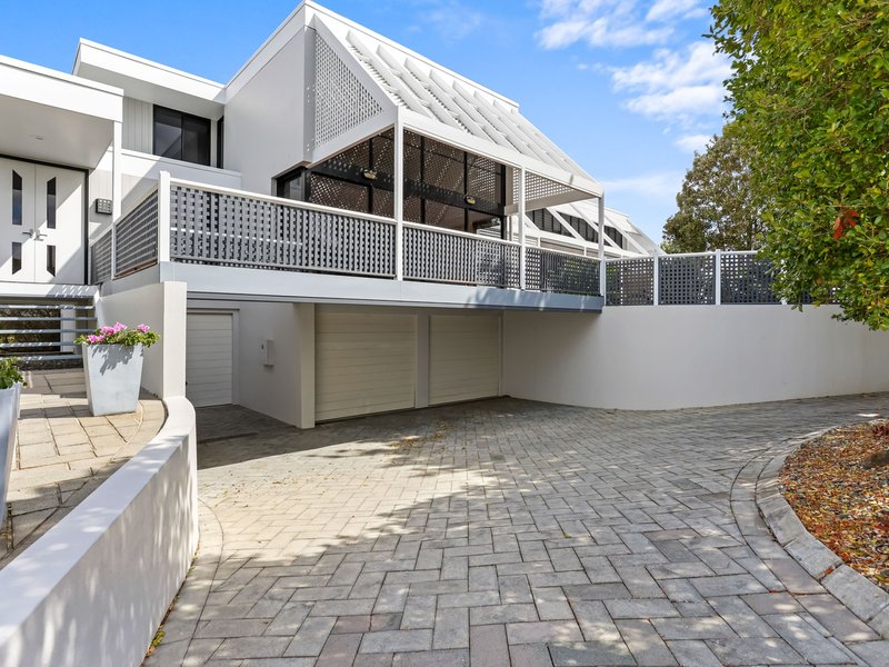 Photo - 12 Hakea Crescent, Chapel Hill QLD 4069 - Image 15
