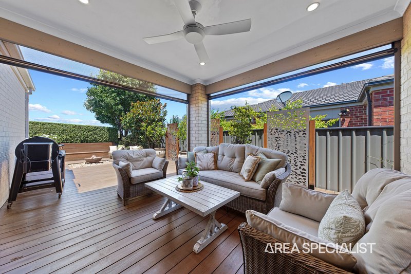 Photo - 12 Half Moon Crescent, Pakenham VIC 3810 - Image 6