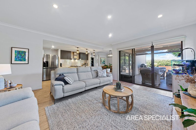 Photo - 12 Half Moon Crescent, Pakenham VIC 3810 - Image 14