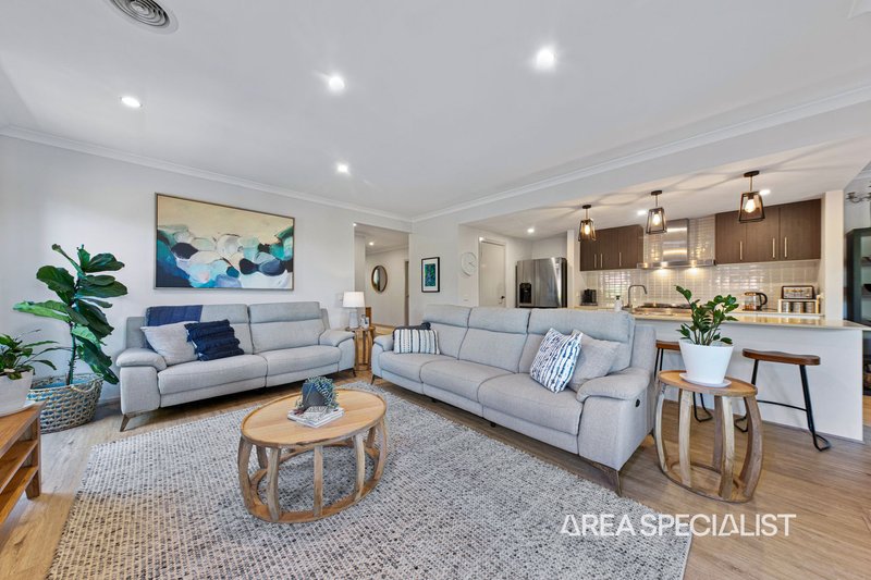 Photo - 12 Half Moon Crescent, Pakenham VIC 3810 - Image 15