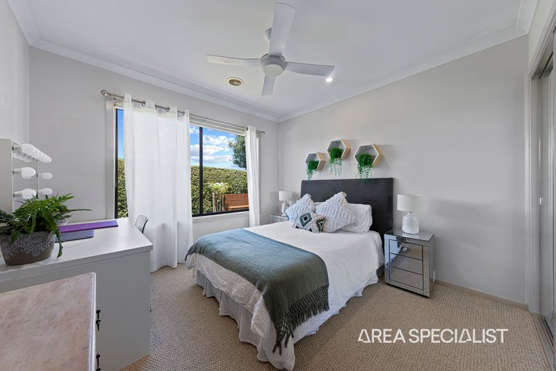 Photo - 12 Half Moon Crescent, Pakenham VIC 3810 - Image 26