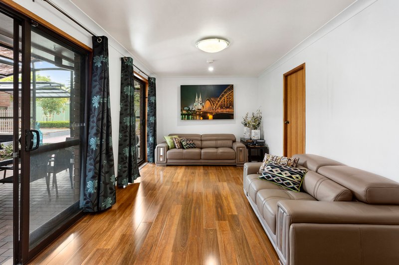 Photo - 12 Hammond Court, Baulkham Hills NSW 2153 - Image 4