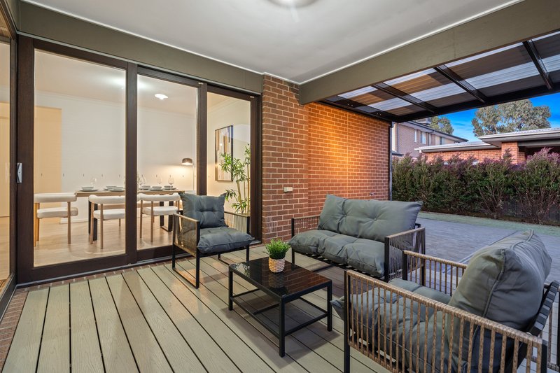 Photo - 12 Hampstead Place, Craigieburn VIC 3064 - Image 15