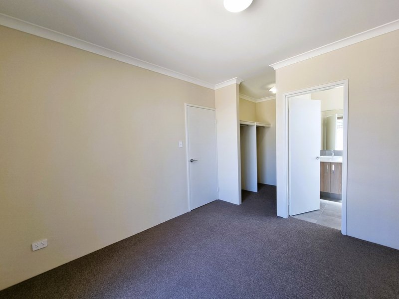 Photo - 12 Handler Road, Forrestdale WA 6112 - Image 3