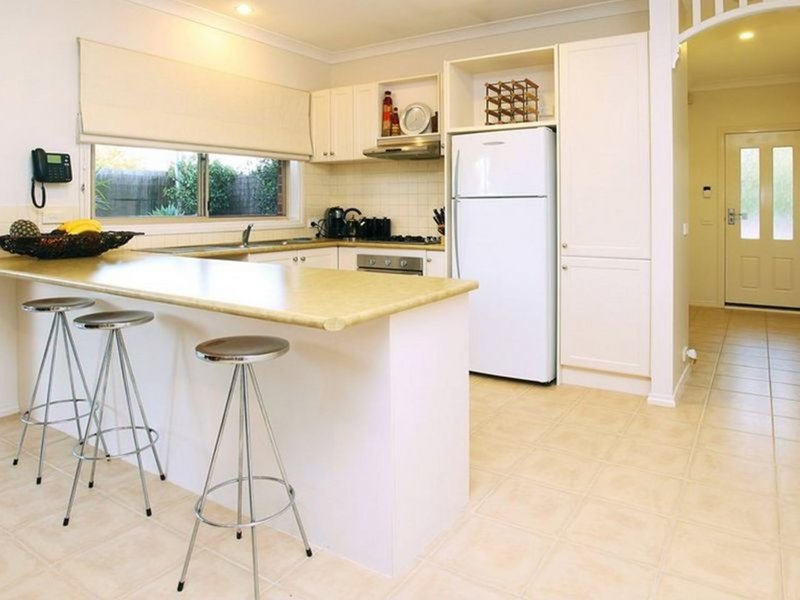 Photo - 12 Hanna Street, Point Cook VIC 3030 - Image 3