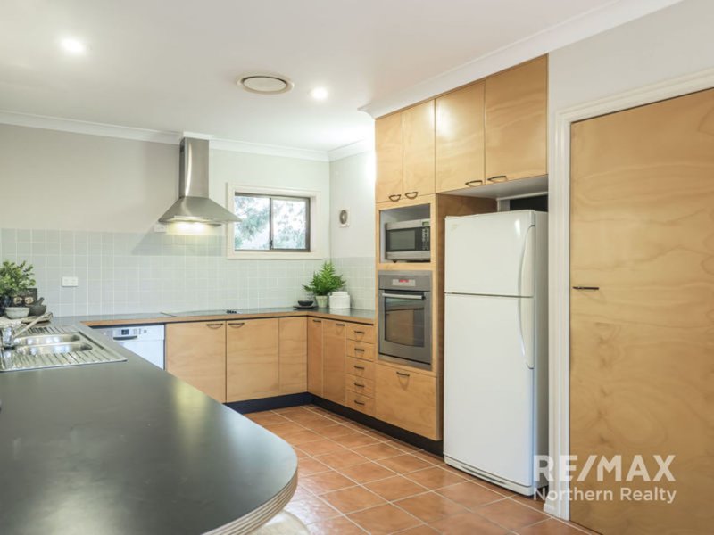 Photo - 12 Harbord Place, Albany Creek QLD 4035 - Image 11